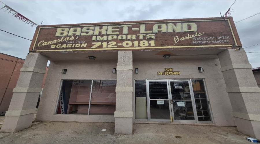 3713 San Bernardo Ave, Laredo, Texas 78040-3610, ,Commercial retail/office,For Sale,3713 San Bernardo Ave,20261688