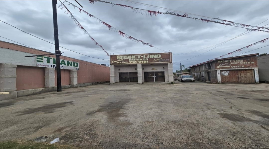 3713 San Bernardo Ave, Laredo, Texas 78040-3610, ,Commercial retail/office,For Sale,3713 San Bernardo Ave,20261688