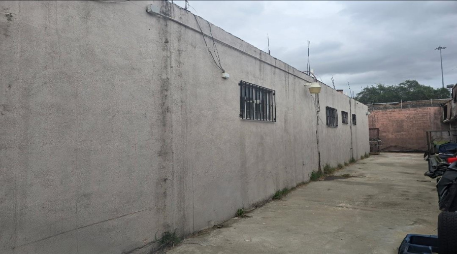 3713 San Bernardo Ave, Laredo, Texas 78040-3610, ,Commercial retail/office,For Sale,3713 San Bernardo Ave,20261688