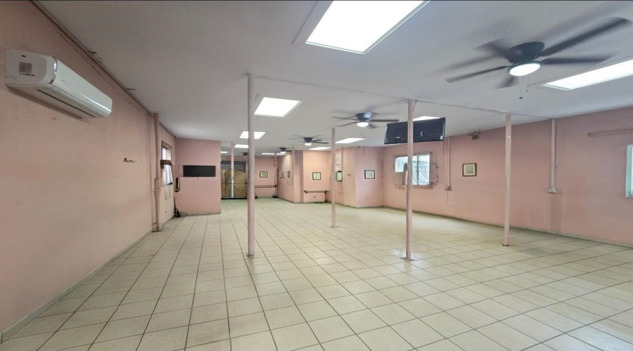 3713 San Bernardo Ave, Laredo, Texas 78040-3610, ,Commercial retail/office,For Sale,3713 San Bernardo Ave,20261688