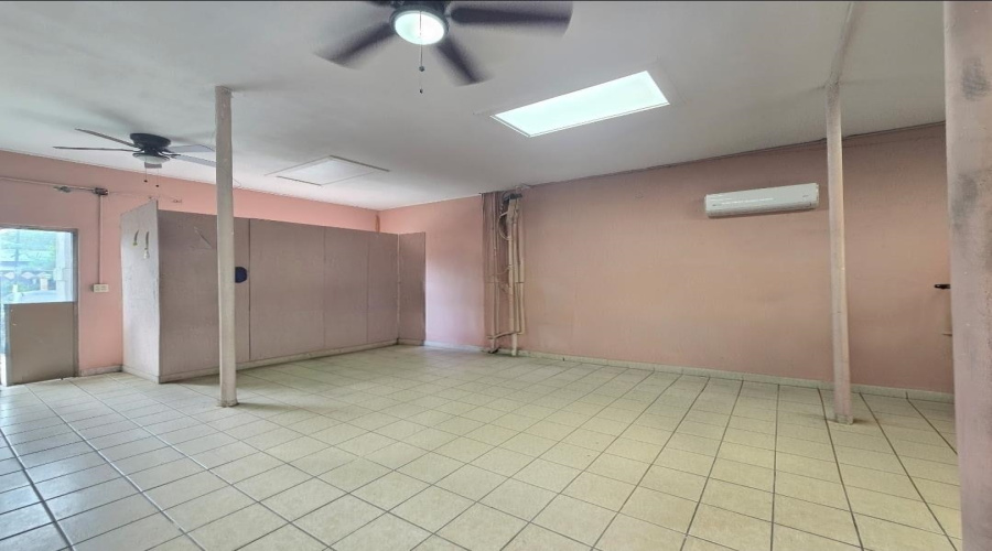 3713 San Bernardo Ave, Laredo, Texas 78040-3610, ,Commercial retail/office,For Sale,3713 San Bernardo Ave,20261688