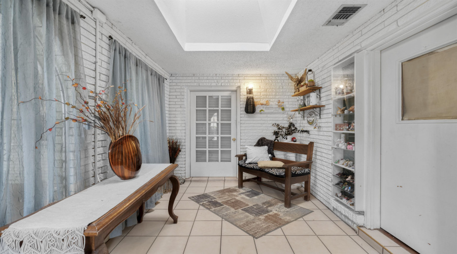 1920 N Arkansas Ave, LAREDO, Texas 78043, 5 Bedrooms Bedrooms, 8 Rooms Rooms,2 BathroomsBathrooms,Residential,For Sale,1920 N Arkansas Ave,20261687