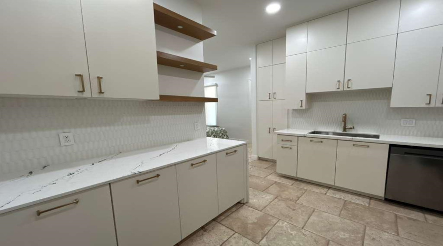 2110 Bermuda Dr, Laredo, Texas 78045, 3 Bedrooms Bedrooms, 8 Rooms Rooms,4 BathroomsBathrooms,Residential,For Rent,2110 Bermuda Dr,20261690