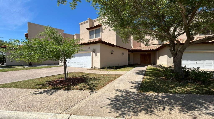 2110 Bermuda Dr, Laredo, Texas 78045, 3 Bedrooms Bedrooms, 8 Rooms Rooms,4 BathroomsBathrooms,Residential,For Rent,2110 Bermuda Dr,20261690