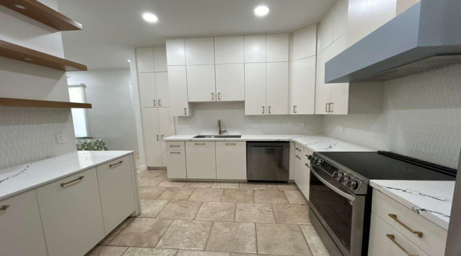 2110 Bermuda Dr, Laredo, Texas 78045, 3 Bedrooms Bedrooms, 8 Rooms Rooms,4 BathroomsBathrooms,Residential,For Rent,2110 Bermuda Dr,20261690