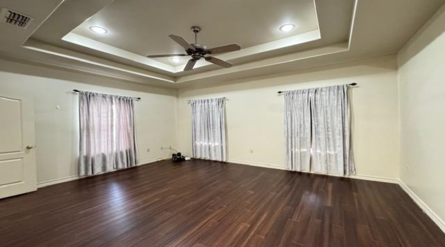 103 Yellowstone Lake Dr, Laredo, Texas 78041, 3 Bedrooms Bedrooms, 7 Rooms Rooms,2 BathroomsBathrooms,Residential,For Rent,103 Yellowstone Lake Dr,20261694