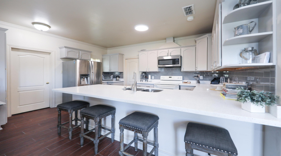 103 Yellowstone Lake Dr, Laredo, Texas 78041, 3 Bedrooms Bedrooms, 7 Rooms Rooms,2 BathroomsBathrooms,Residential,For Rent,103 Yellowstone Lake Dr,20261694