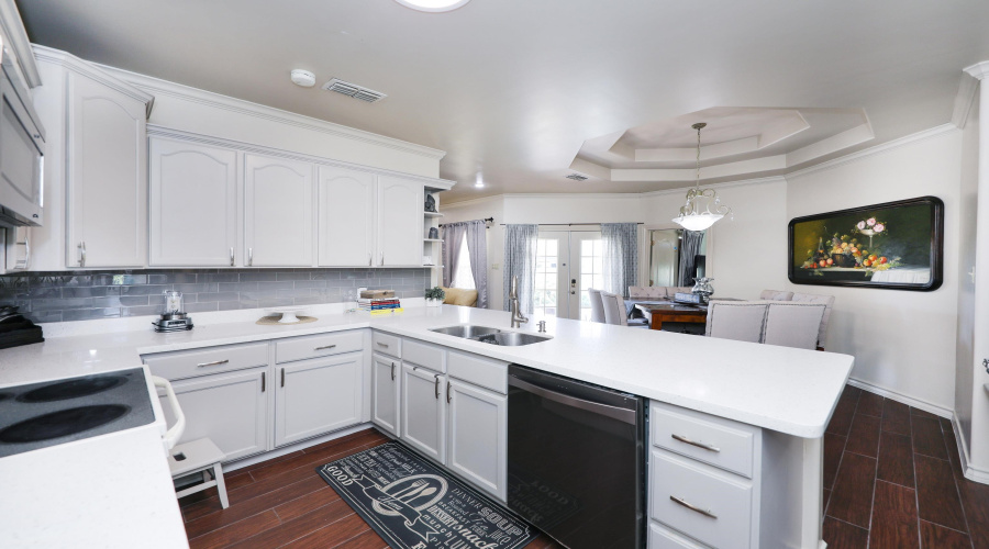 103 Yellowstone Lake Dr, Laredo, Texas 78041, 3 Bedrooms Bedrooms, 7 Rooms Rooms,2 BathroomsBathrooms,Residential,For Rent,103 Yellowstone Lake Dr,20261694