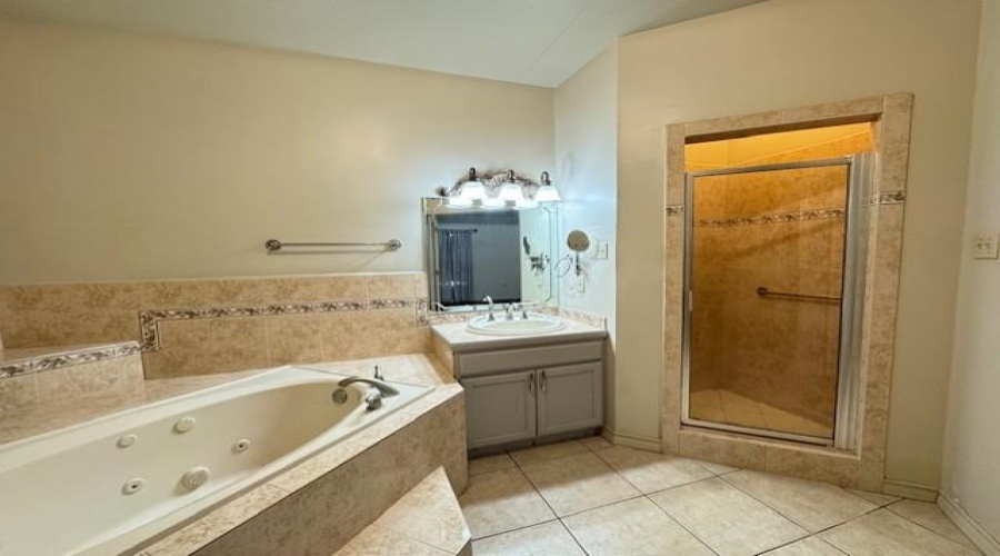 103 Yellowstone Lake Dr, Laredo, Texas 78041, 3 Bedrooms Bedrooms, 7 Rooms Rooms,2 BathroomsBathrooms,Residential,For Rent,103 Yellowstone Lake Dr,20261694