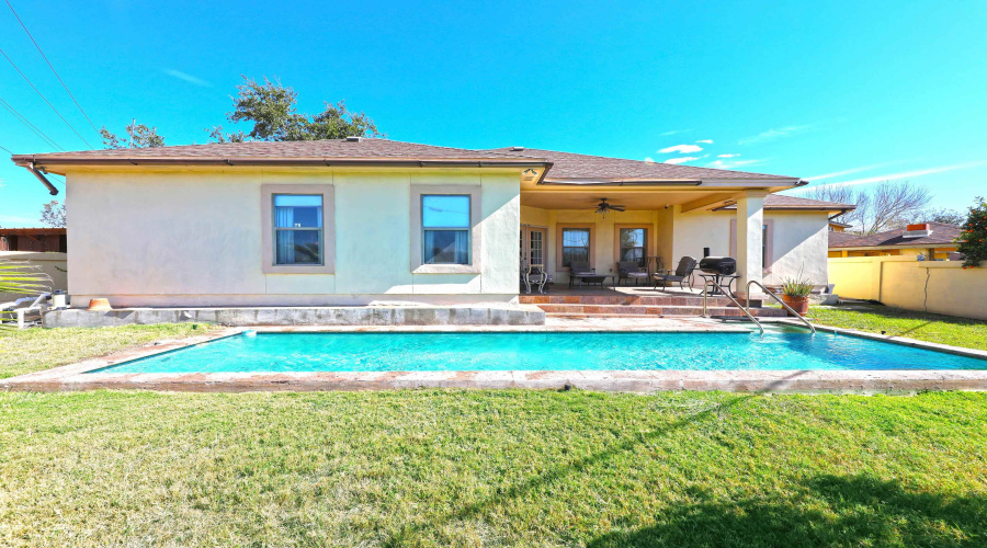 103 Yellowstone Lake Dr, Laredo, Texas 78041, 3 Bedrooms Bedrooms, 7 Rooms Rooms,2 BathroomsBathrooms,Residential,For Rent,103 Yellowstone Lake Dr,20261694