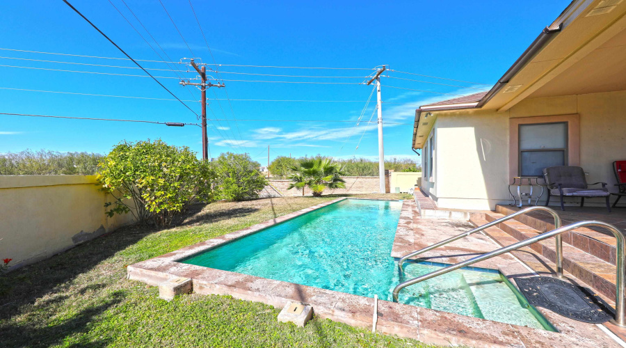 103 Yellowstone Lake Dr, Laredo, Texas 78041, 3 Bedrooms Bedrooms, 7 Rooms Rooms,2 BathroomsBathrooms,Residential,For Rent,103 Yellowstone Lake Dr,20261694