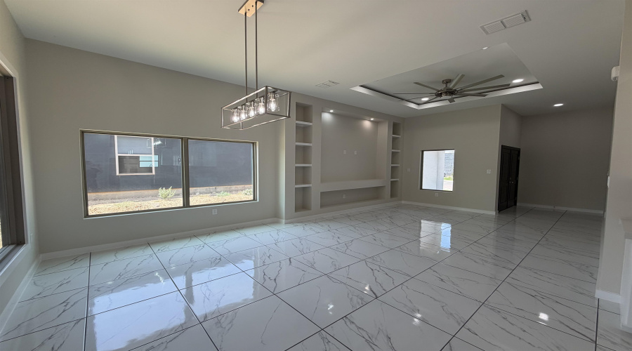 1126 Noyola Loop, Laredo, Texas 78046, 3 Bedrooms Bedrooms, 5 Rooms Rooms,2 BathroomsBathrooms,Residential,For Sale,1126 Noyola Loop,20261695