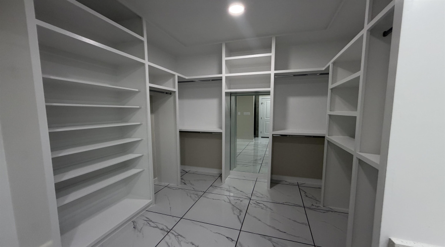 1126 Noyola Loop, Laredo, Texas 78046, 3 Bedrooms Bedrooms, 5 Rooms Rooms,2 BathroomsBathrooms,Residential,For Sale,1126 Noyola Loop,20261695