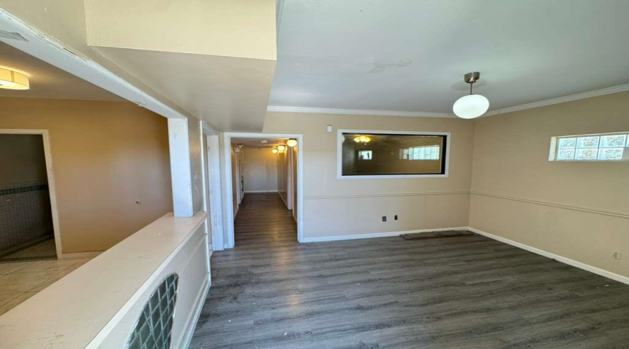 1006 Garfield St, Laredo, Texas 78040, 1 Room Rooms,2 BathroomsBathrooms,Commercial retail/office,For Rent,1006 Garfield St,20261698