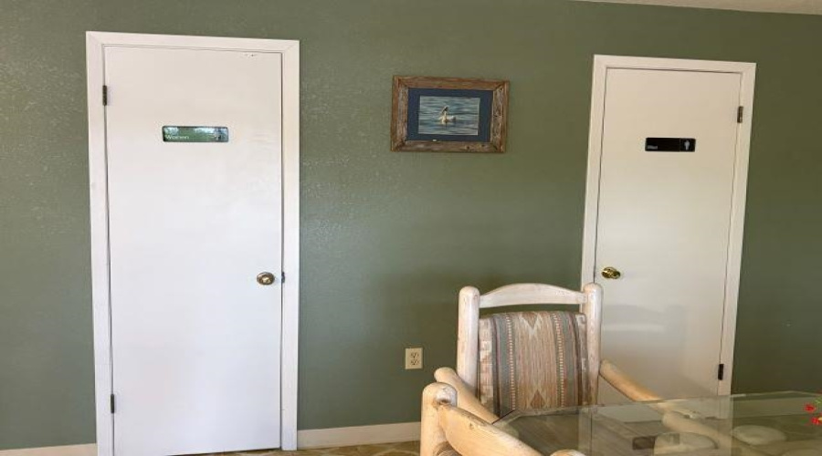 209 Lakeshore Dr, Zapata, Texas 78076, 6 Rooms Rooms,3 BathroomsBathrooms,Commercial retail/office,For Sale,209 Lakeshore Dr,20261699