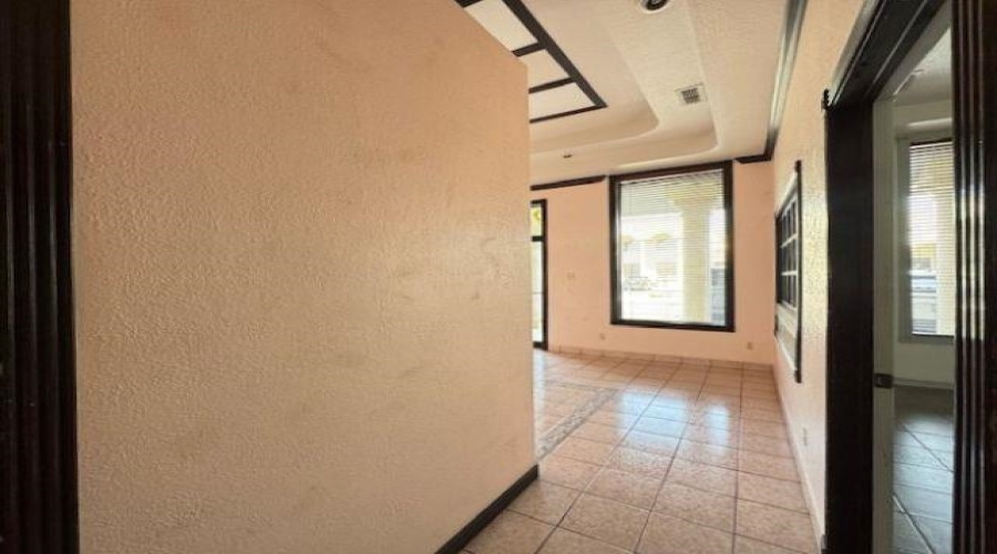 107 Calle Del Norte, LAREDO, Texas 78041, 1 Room Rooms,1 BathroomBathrooms,Commercial retail/office,For Rent,107 Calle Del Norte,20261703