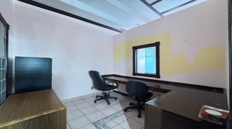 107 Calle Del Norte, LAREDO, Texas 78041, 1 Room Rooms,1 BathroomBathrooms,Commercial retail/office,For Rent,107 Calle Del Norte,20261703