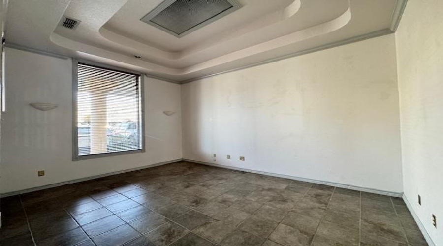 107 Calle Del Norte, LAREDO, Texas 78041, 1 Room Rooms,1 BathroomBathrooms,Commercial retail/office,For Rent,107 Calle Del Norte,20261703
