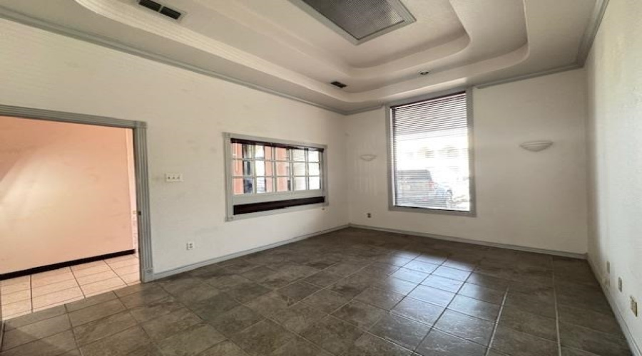 107 Calle Del Norte, LAREDO, Texas 78041, 1 Room Rooms,1 BathroomBathrooms,Commercial retail/office,For Rent,107 Calle Del Norte,20261703