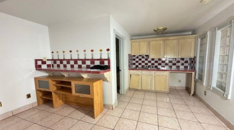 107 Calle Del Norte, LAREDO, Texas 78041, 1 Room Rooms,1 BathroomBathrooms,Commercial retail/office,For Rent,107 Calle Del Norte,20261703