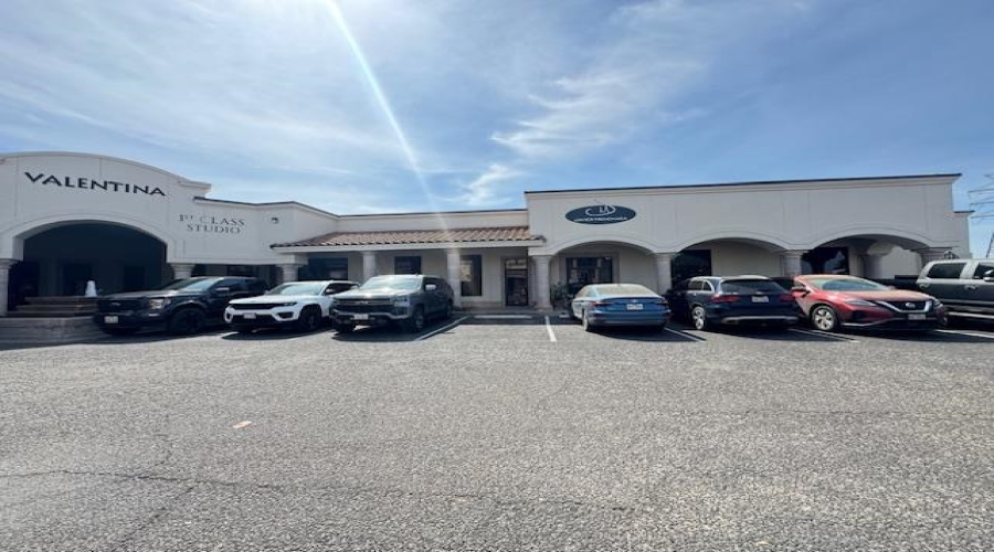 107 Calle Del Norte, LAREDO, Texas 78041, 1 Room Rooms,1 BathroomBathrooms,Commercial retail/office,For Rent,107 Calle Del Norte,20261703