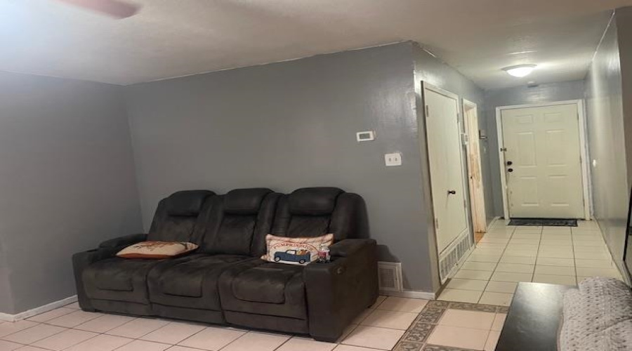 419 Linden Ct, Laredo, Texas 78041-9999, 3 Bedrooms Bedrooms, 5 Rooms Rooms,2 BathroomsBathrooms,Residential,For Sale,419 Linden Ct,20261697