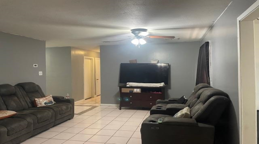 419 Linden Ct, Laredo, Texas 78041-9999, 3 Bedrooms Bedrooms, 5 Rooms Rooms,2 BathroomsBathrooms,Residential,For Sale,419 Linden Ct,20261697