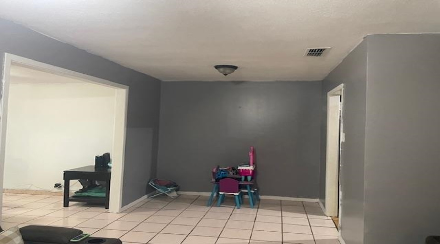 419 Linden Ct, Laredo, Texas 78041-9999, 3 Bedrooms Bedrooms, 5 Rooms Rooms,2 BathroomsBathrooms,Residential,For Sale,419 Linden Ct,20261697