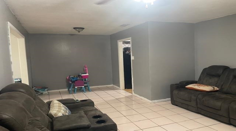 419 Linden Ct, Laredo, Texas 78041-9999, 3 Bedrooms Bedrooms, 5 Rooms Rooms,2 BathroomsBathrooms,Residential,For Sale,419 Linden Ct,20261697