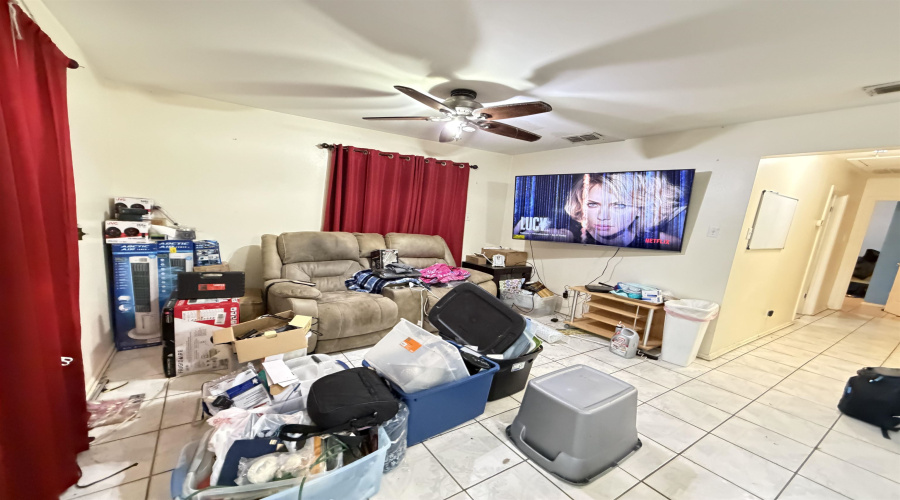 312 Larga Vista Dr, Laredo, Texas 78043, 3 Bedrooms Bedrooms, 4 Rooms Rooms,1 BathroomBathrooms,Residential,For Sale,312 Larga Vista Dr,20261701