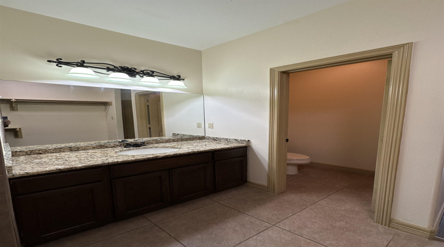 8216 Casa Verde Rd, Laredo, Texas 78041, 2 Bedrooms Bedrooms, 5 Rooms Rooms,2 BathroomsBathrooms,Residential,For Sale,8216 Casa Verde Rd,20261702