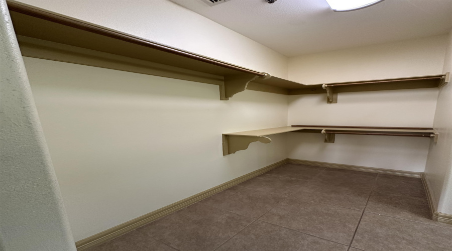 8216 Casa Verde Rd, Laredo, Texas 78041, 2 Bedrooms Bedrooms, 5 Rooms Rooms,2 BathroomsBathrooms,Residential,For Sale,8216 Casa Verde Rd,20261702