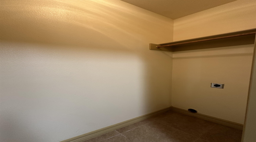 8216 Casa Verde Rd, Laredo, Texas 78041, 2 Bedrooms Bedrooms, 5 Rooms Rooms,2 BathroomsBathrooms,Residential,For Sale,8216 Casa Verde Rd,20261702