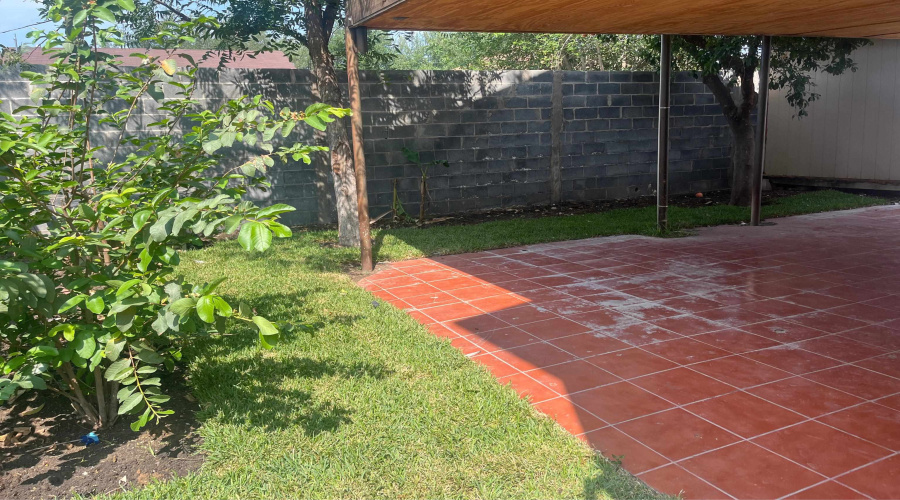 1308 Eisenhower Dr, Laredo, Texas 78046, 5 Bedrooms Bedrooms, 6 Rooms Rooms,2 BathroomsBathrooms,Residential,For Sale,1308 Eisenhower Dr,20254450