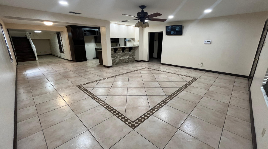 1308 Eisenhower Dr, Laredo, Texas 78046, 5 Bedrooms Bedrooms, 6 Rooms Rooms,2 BathroomsBathrooms,Residential,For Sale,1308 Eisenhower Dr,20254450