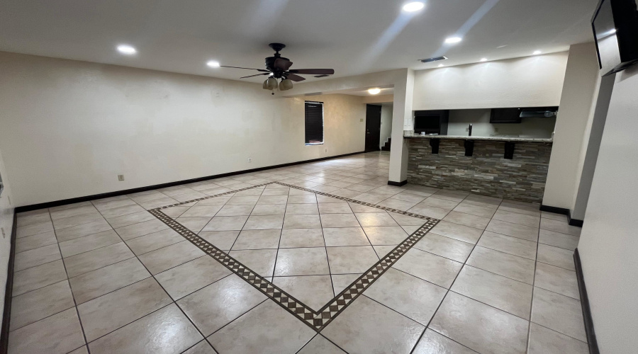 1308 Eisenhower Dr, Laredo, Texas 78046, 5 Bedrooms Bedrooms, 6 Rooms Rooms,2 BathroomsBathrooms,Residential,For Sale,1308 Eisenhower Dr,20254450