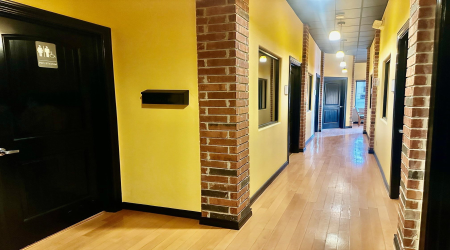 414 Shiloh Dr, Laredo, Texas 78045, 6 Rooms Rooms,1 BathroomBathrooms,Commercial retail/office,For Rent,414 Shiloh Dr,20261707