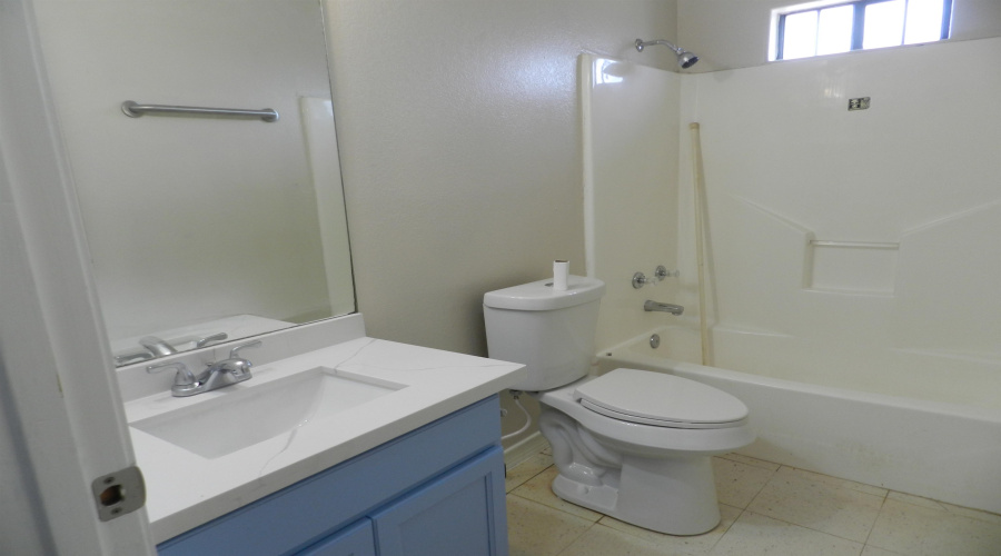 5743 St Charles Lp, Laredo, Texas 78046-8077, 3 Bedrooms Bedrooms, 5 Rooms Rooms,2 BathroomsBathrooms,Residential,For Sale,5743 St Charles Lp,20261705