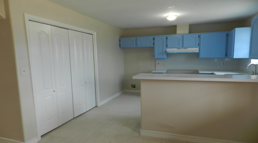 5743 St Charles Lp, Laredo, Texas 78046-8077, 3 Bedrooms Bedrooms, 5 Rooms Rooms,2 BathroomsBathrooms,Residential,For Sale,5743 St Charles Lp,20261705