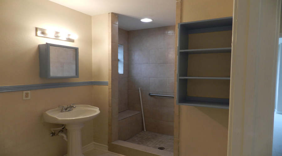 5743 St Charles Lp, Laredo, Texas 78046-8077, 3 Bedrooms Bedrooms, 5 Rooms Rooms,2 BathroomsBathrooms,Residential,For Sale,5743 St Charles Lp,20261705