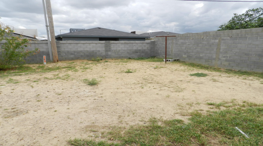 5743 St Charles Lp, Laredo, Texas 78046-8077, 3 Bedrooms Bedrooms, 5 Rooms Rooms,2 BathroomsBathrooms,Residential,For Sale,5743 St Charles Lp,20261705