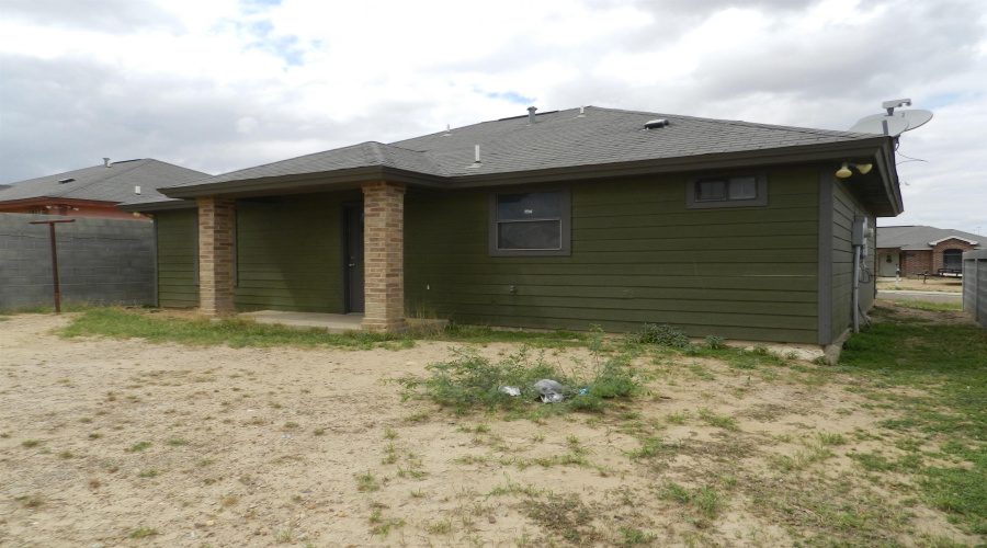 5743 St Charles Lp, Laredo, Texas 78046-8077, 3 Bedrooms Bedrooms, 5 Rooms Rooms,2 BathroomsBathrooms,Residential,For Sale,5743 St Charles Lp,20261705