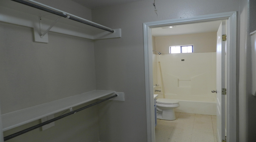 5743 St Charles Lp, Laredo, Texas 78046-8077, 3 Bedrooms Bedrooms, 5 Rooms Rooms,2 BathroomsBathrooms,Residential,For Sale,5743 St Charles Lp,20261705