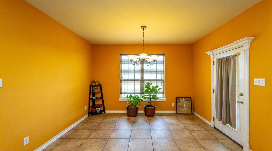 3824 Crestwind Dr, Laredo, Texas 78045, 3 Bedrooms Bedrooms, 8 Rooms Rooms,2 BathroomsBathrooms,Residential,For Sale,3824 Crestwind Dr,20261706