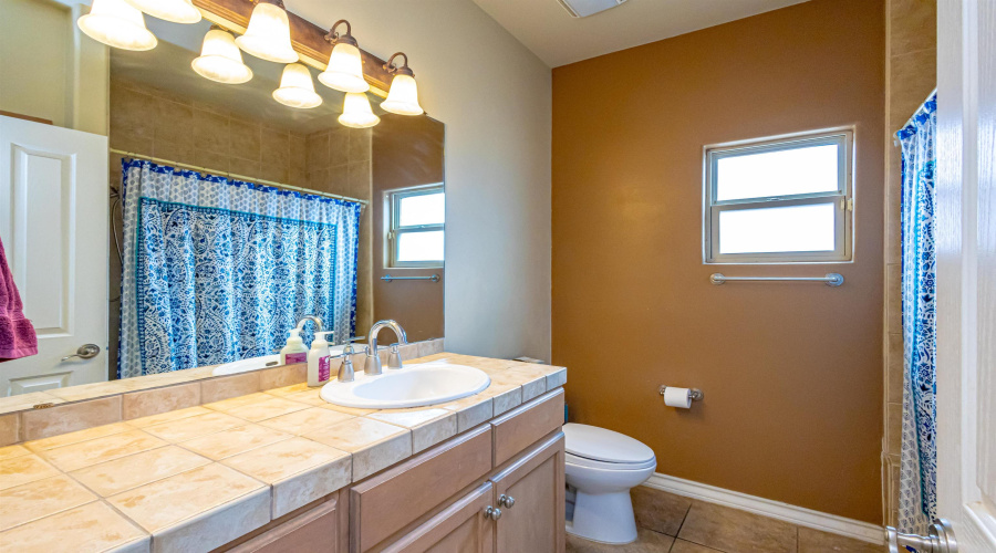 3824 Crestwind Dr, Laredo, Texas 78045, 3 Bedrooms Bedrooms, 8 Rooms Rooms,2 BathroomsBathrooms,Residential,For Sale,3824 Crestwind Dr,20261706