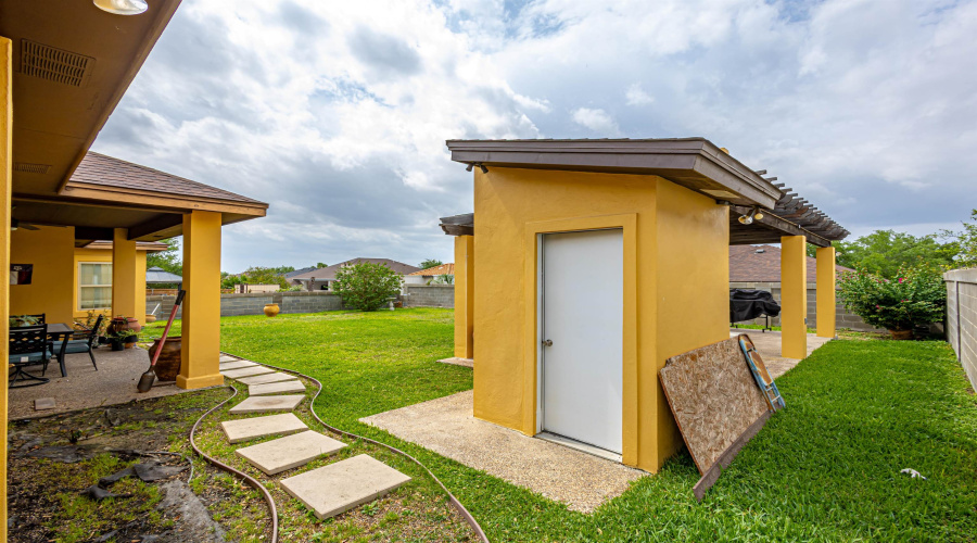 3824 Crestwind Dr, Laredo, Texas 78045, 3 Bedrooms Bedrooms, 8 Rooms Rooms,2 BathroomsBathrooms,Residential,For Sale,3824 Crestwind Dr,20261706