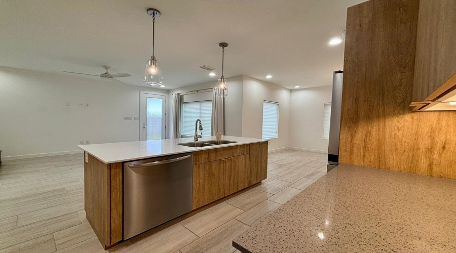 510 Deer Path Loop, Laredo, Texas 78045-2237, 3 Bedrooms Bedrooms, 8 Rooms Rooms,2 BathroomsBathrooms,Residential,For Rent,510 Deer Path Loop,20261709