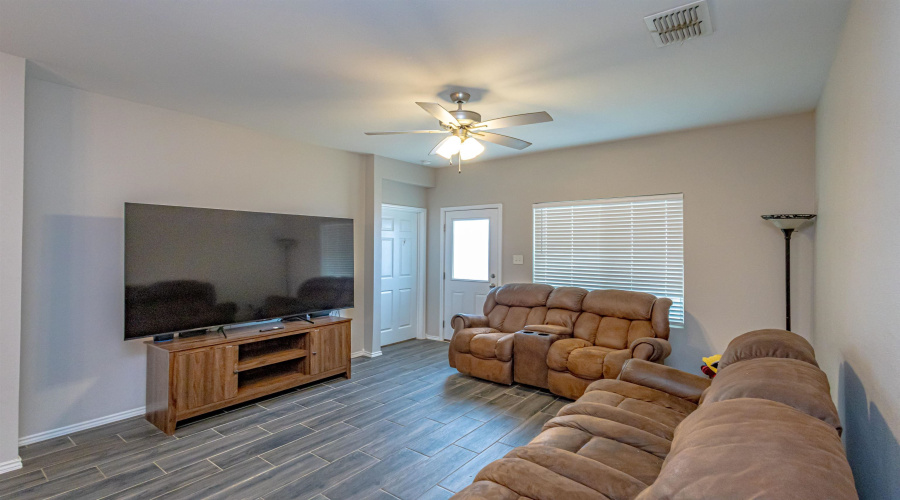 5414 St. Francis, Laredo, Texas 78046, 4 Bedrooms Bedrooms, 6 Rooms Rooms,2 BathroomsBathrooms,Residential,For Sale,5414 St. Francis,20261710