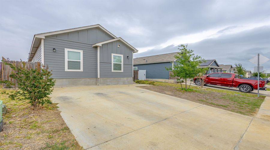 5414 St. Francis, Laredo, Texas 78046, 4 Bedrooms Bedrooms, 6 Rooms Rooms,2 BathroomsBathrooms,Residential,For Sale,5414 St. Francis,20261710