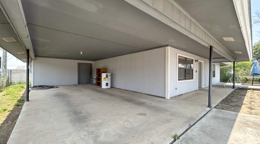 1707 Delmar St., ZAPATA, Texas 78076, 2 Bedrooms Bedrooms, 3 Rooms Rooms,1 BathroomBathrooms,Residential,For Rent,1707 Delmar St.,20261712